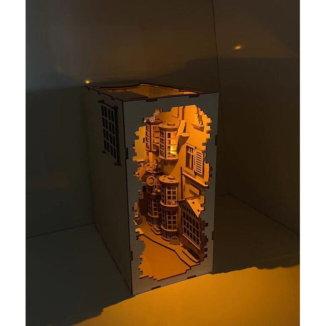 Harry Potter Tiny Adventures Book Nook Mini-Diorama Winkelgasse 23 cm