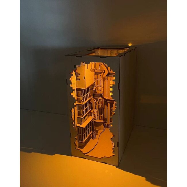 Harry Potter Tiny Adventures Book Nook Mini-Diorama Winkelgasse 23 cm