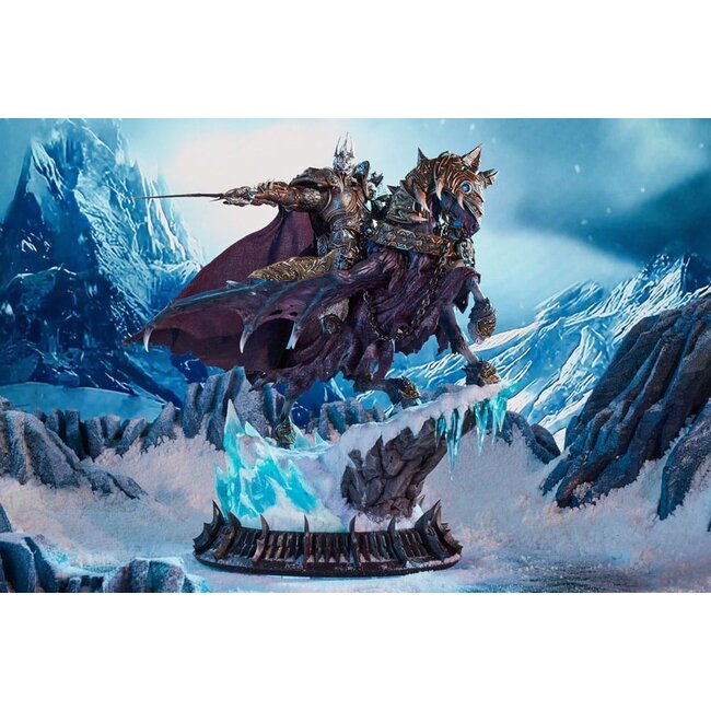 World of Warcraft Statue Der Lichkönig & Unbesiegbar 68 cm