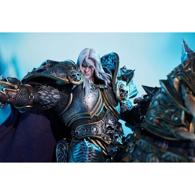 World of Warcraft Statue The Lich King & Invincible 68 cm