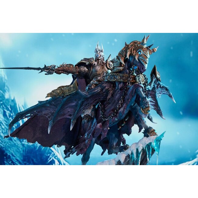 World of Warcraft Statue The Lich King & Invincible 68 cm