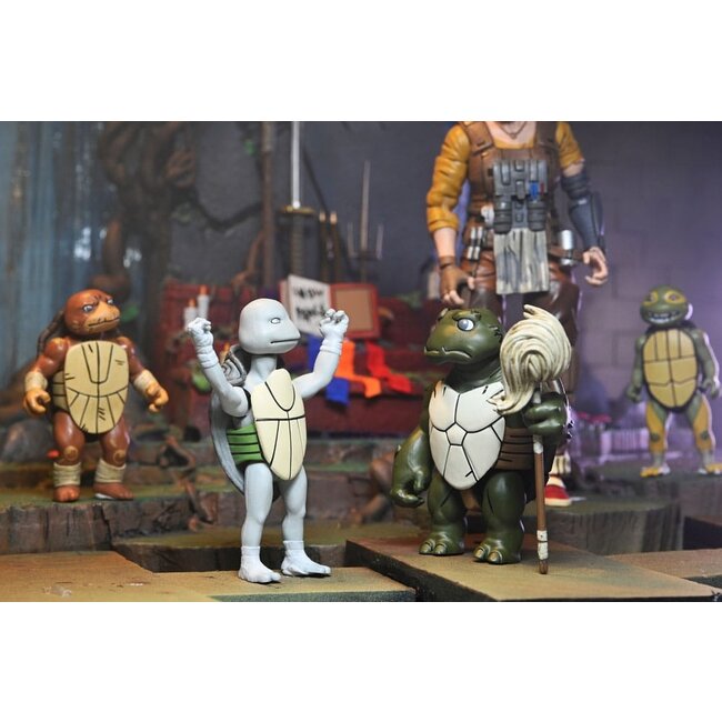 Teenage Mutant Ninja Turtles: The Last Ronin Action Figure Ultimate Casey Marie with Baby Odyn & Uno 17 cm