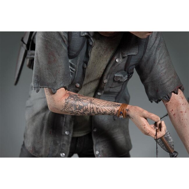 The Last of Us Part II PVC Statue Ellie mit Schleife 20 cm