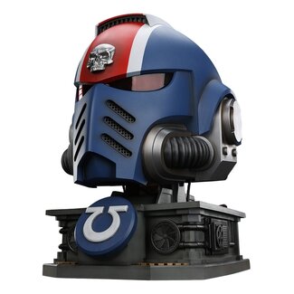 Joy Toy (CN) Warhammer 40,000: Space Marine 2 Replica Ultramarines Lieutenant Titus helmet with Display Stand 44 cm