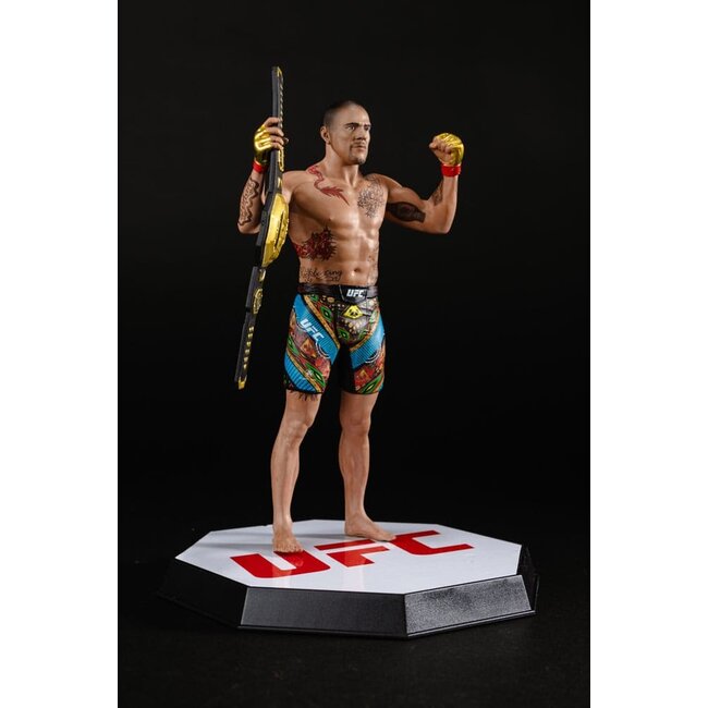 UFC Posed PVC Statue Alex Pereira 18 cm