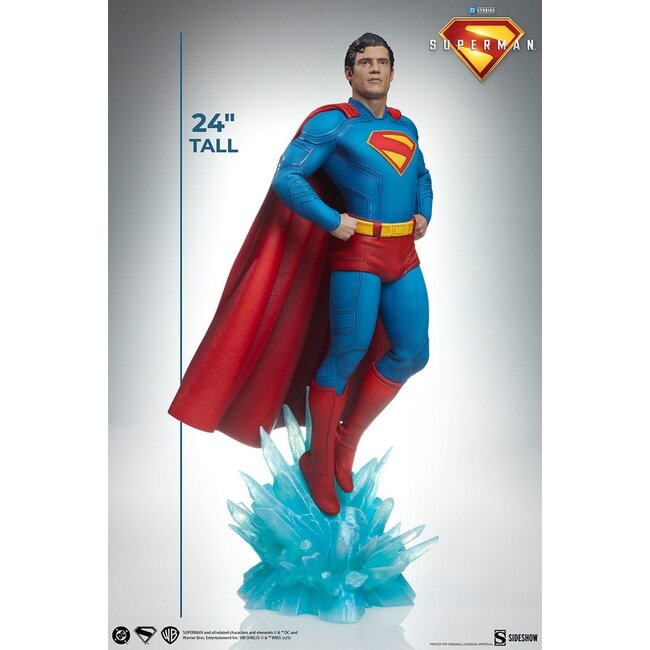 Superman (2025) Premium Format Statue Superman 61 cm