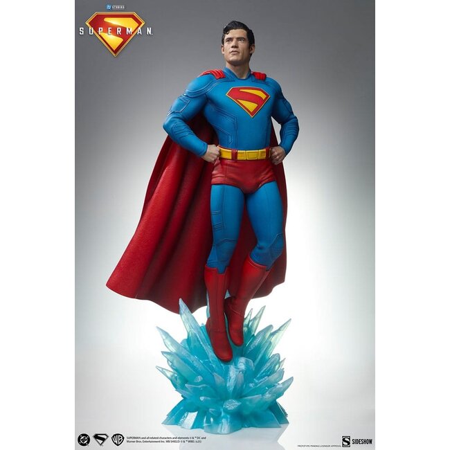 Superman (2025) Premium Format Statue Superman 61 cm