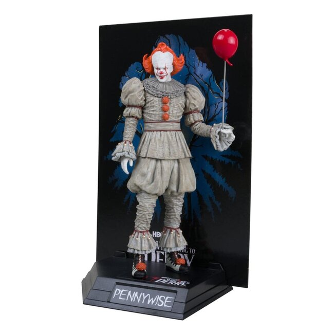 McFarlane Toys It: Welcome to Derry Movie Maniacs PVC Statue Pennywise (Gold Label) 16 cm