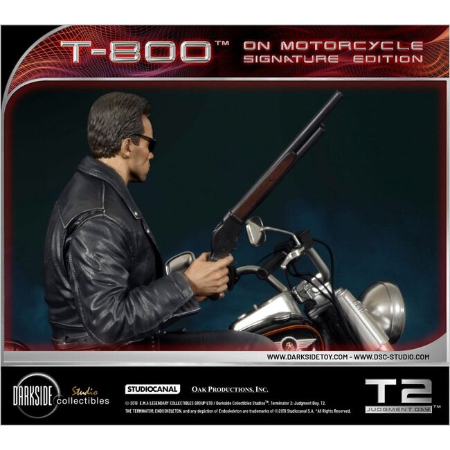 Terminator 2 Statue T-800 On Motorcycle Limited Signature Edition 70 cm