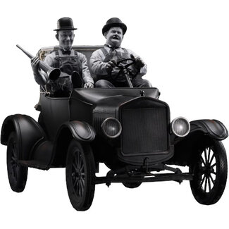 Infinity Studio Laurel & Hardy on Ford Model T 1/12 scale