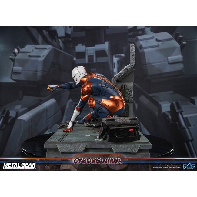Metal Gear Solid Statue Cyborg Ninja (Gray Fox) 41 cm
