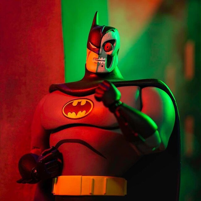 Batman the Animated Series Batman Redux 1/6 Scale Figure