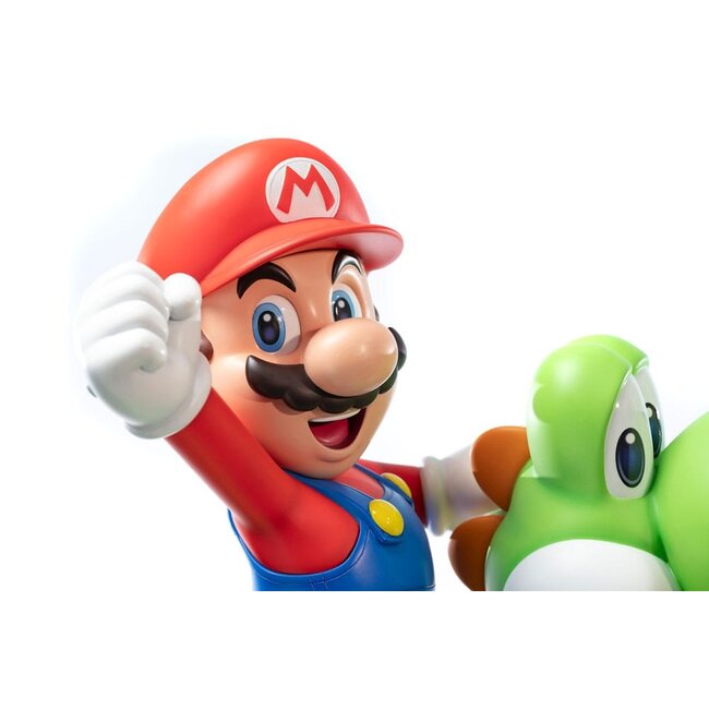 Super Mario Statue Mario & Yoshi Exclusive 48 cm