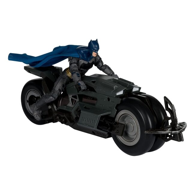 Das Flash DC Multiverse Fahrzeug Batcycle mit Batman