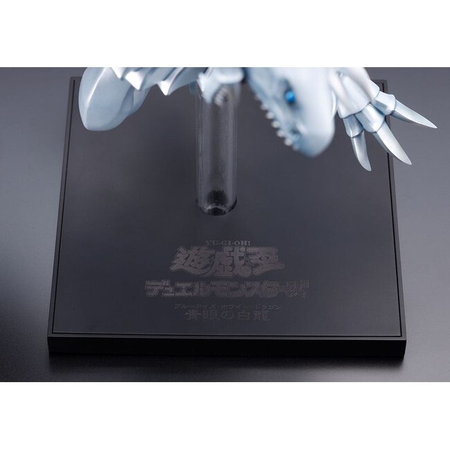 Yu-Gi-Oh! Oshi Works Statue Blauäugiger Weißer Drache 25 cm