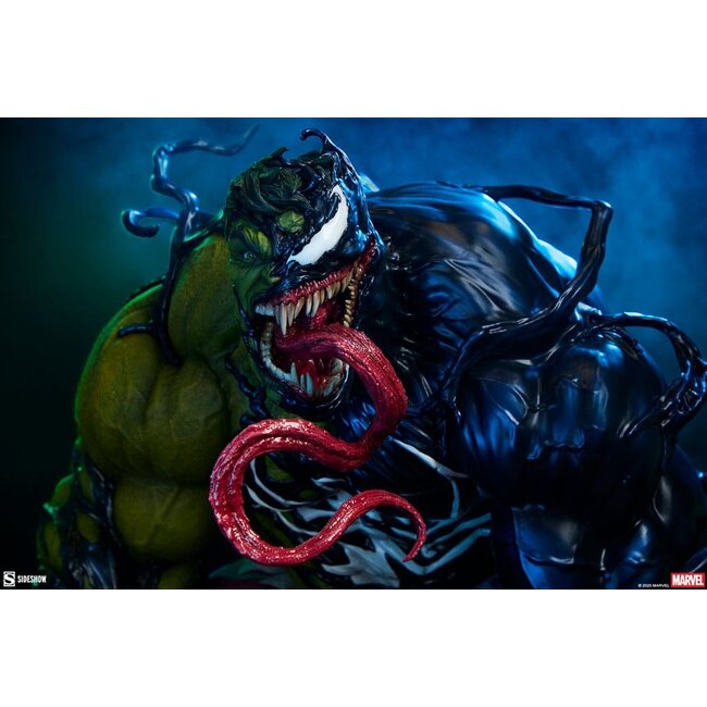 Marvel Premium Format Statue Venomized Hulk 63 cm