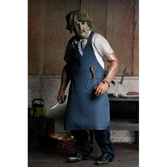Texas Chainsaw Massacre Clothed Action Figure Leatherface with Old Lady Mask 20 cm