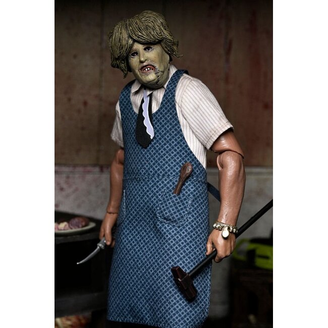 Texas Chainsaw Massacre Clothed Action Figure Leatherface with Old Lady Mask 20 cm