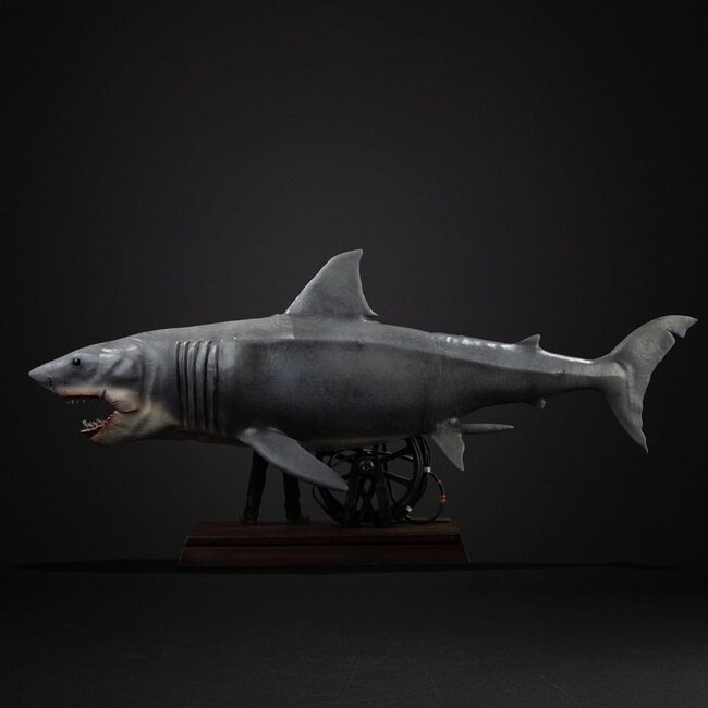 Jaws Deluxe-Statue im Maßstab 1:10, Steven Spielberg, 50. Jubiläum von Jaws, 27 cm