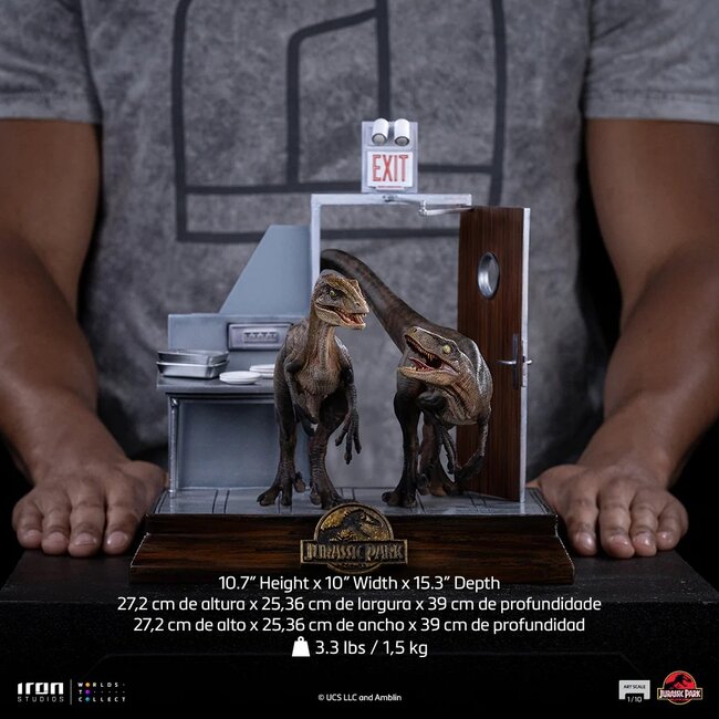 Jurassic Park Kunststatue im Maßstab 1:10: Raptoren an der Küchentür, 28 cm