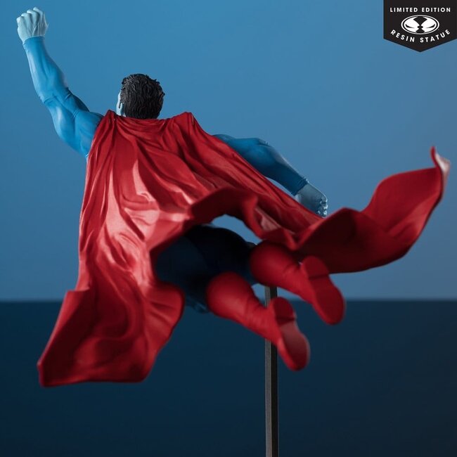 DC Direct Superman Red & Blue Statue 1/10 Superman von Lee Bermejo 26 cm