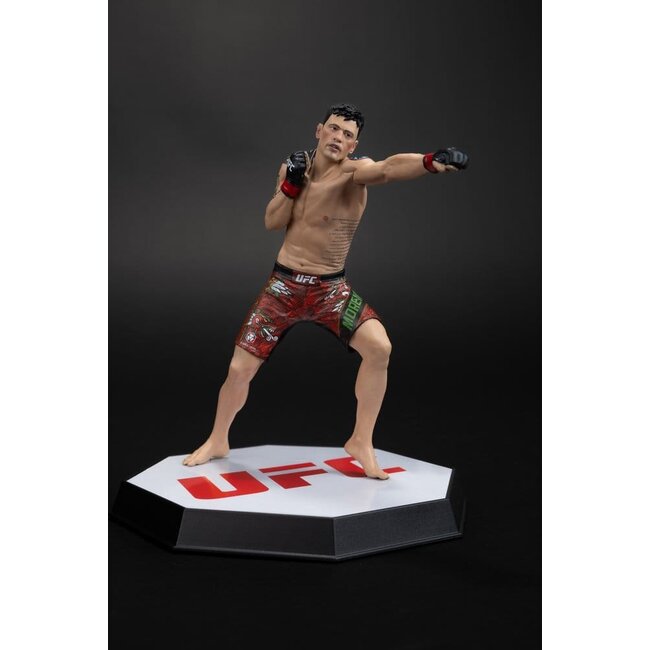 UFC-PVC-Statue von Brandon Moreno, 16 cm