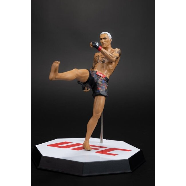 UFC-PVC-Statue von Charles Oliveira, 17 cm