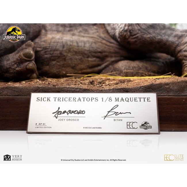 Jurassic Park Modell 1/8 Kranker Triceratops 96 cm