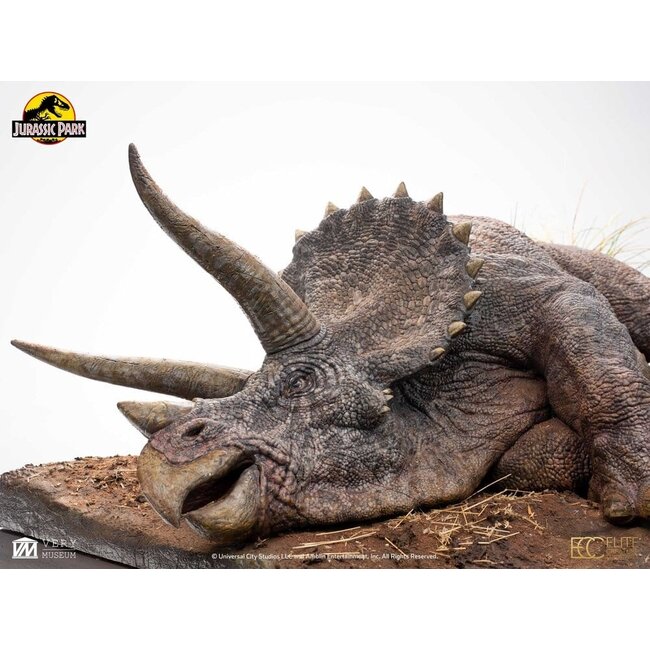 Jurassic Park Modell 1/8 Kranker Triceratops 96 cm