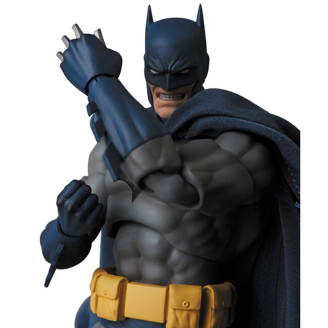 DC Comics MAFEX Actionfigur Batman Hush Ver. (Reproduktion) 16 cm