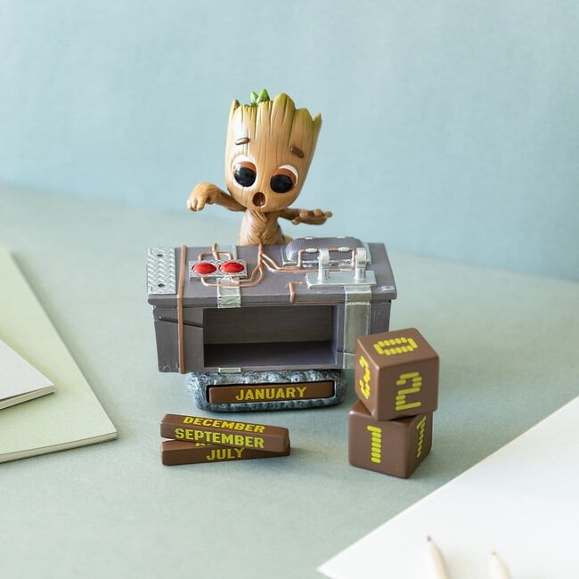 Marvel 3D Perpetual Calendar Groot Death Button 12 cm