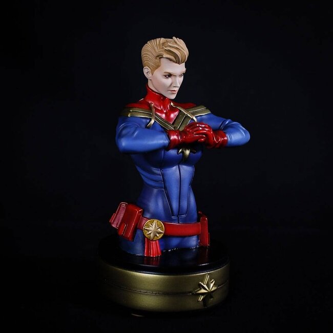 Captain Marvel Büste, 20 cm