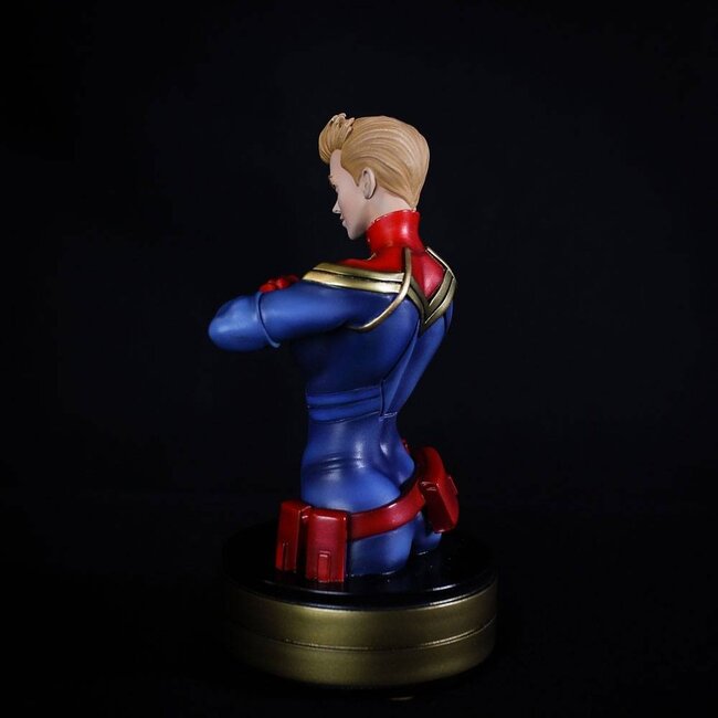 Captain Marvel Büste, 20 cm