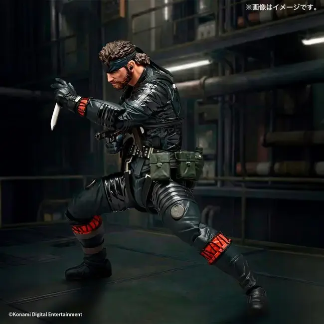 Revoltech A.y. Metal Gear Solid Delta Naked Snake Sneaking Suit Ver Action Figure