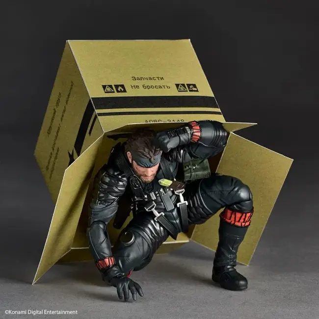 Revoltech A.y. Metal Gear Solid Delta Naked Snake Sneaking Suit Ver Action Figure