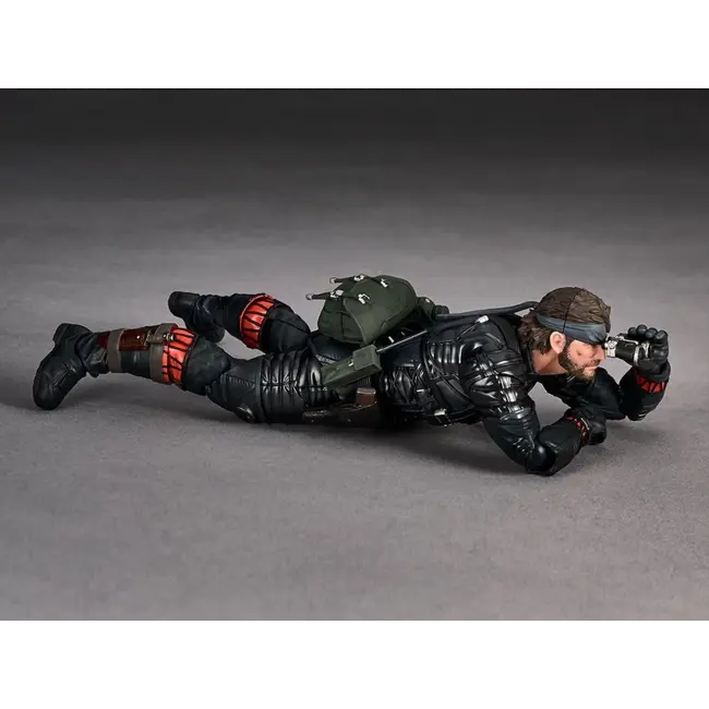 Revoltech A.y. Metal Gear Solid Delta Naked Snake Sneaking Suit Ver Action Figure