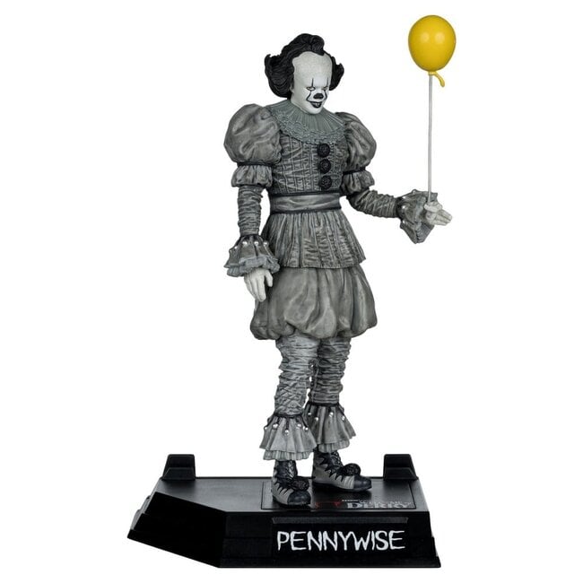 It Welcome to Derry Movie Maniacs Figure Pennywise (Black & White) 16 cm