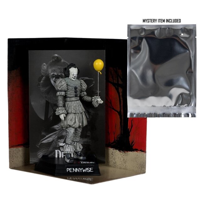 It Welcome to Derry Movie Maniacs Figure Pennywise (Black & White) 16 cm