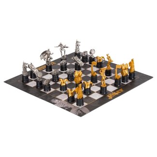Noble Collection DC Comics Chess Set Batman vs. The Joker 47 cm