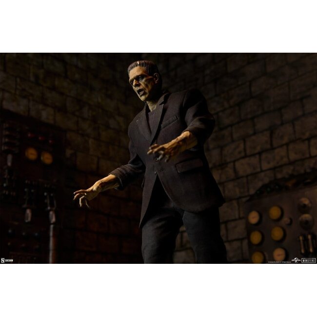 Universal Monsters Action Figure 1/6 Frankenstein (Deluxe Edition) 33 cm