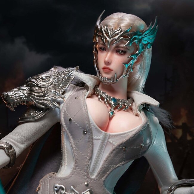 Die Mädchen unter Wolfs Schutzengel Actionfigur 1/6 Alina (Silber) 30 cm