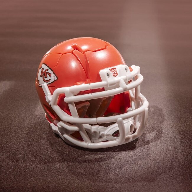 Transformers x NFL Actionfigur Kansas City Chiefs: KC-59 14 cm
