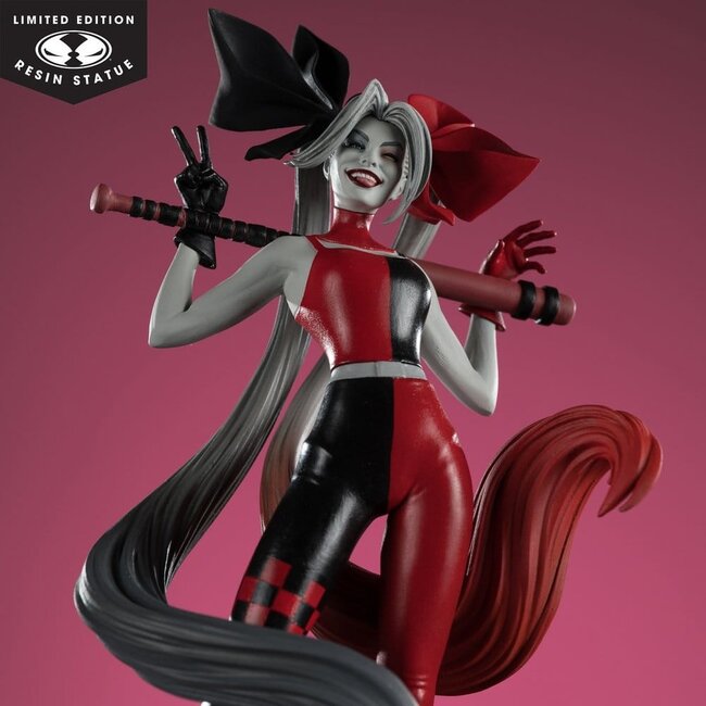 DC Direct Harley Quinn: Rot-Weiß-Schwarze Statue 1/10 Harley Quinn von Alex Garner 21 cm