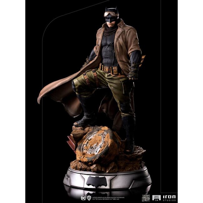 Zack Snyder's Justice League Legacy Replica Statue 1/4 Batman Knightmare 58 cm