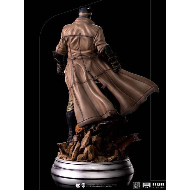 Zack Snyder's Justice League Legacy Replica Statue 1/4 Batman Knightmare 58 cm