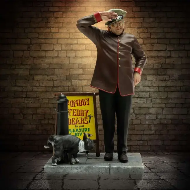 Benny Hill 1/6 Statue