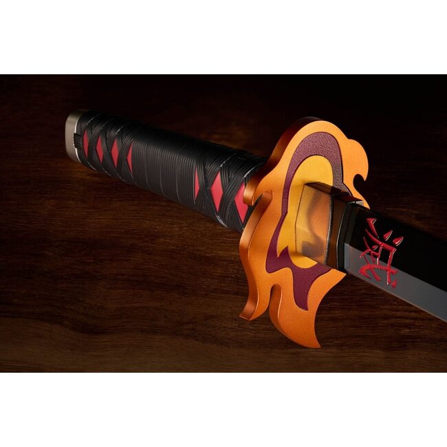 Dämonentöter: Kimetsu no Yaiba Proplica Replik 1/1 Nichirin-Schwert (Tanjiro Kamado) Kyojuro Rengokus Schwert Gueard Ver. 88 cm