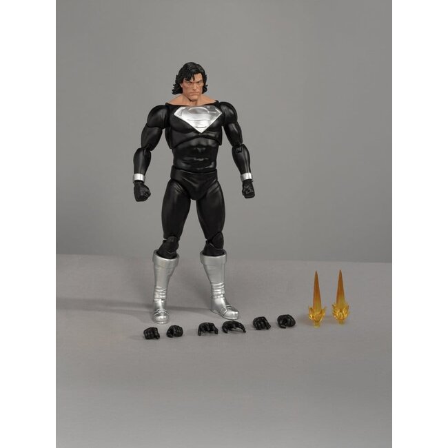 DC Comics Actionfigur Superman im Rettungsanzug, 21 cm