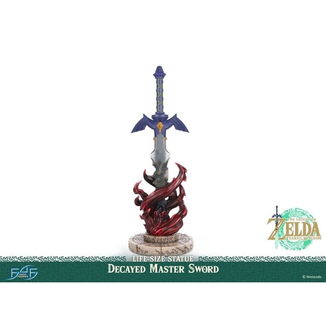 The Legend of Zelda: Tears of the Kingdom – Lebensgroße Statue 1/1 – Verfallenes Master-Schwert, 28 cm