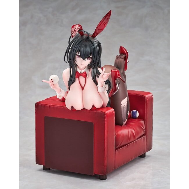 Azur Lane PVC Figure 1/7 Taihou: Fun on the Baize - Illustration Ver. 22 cm
